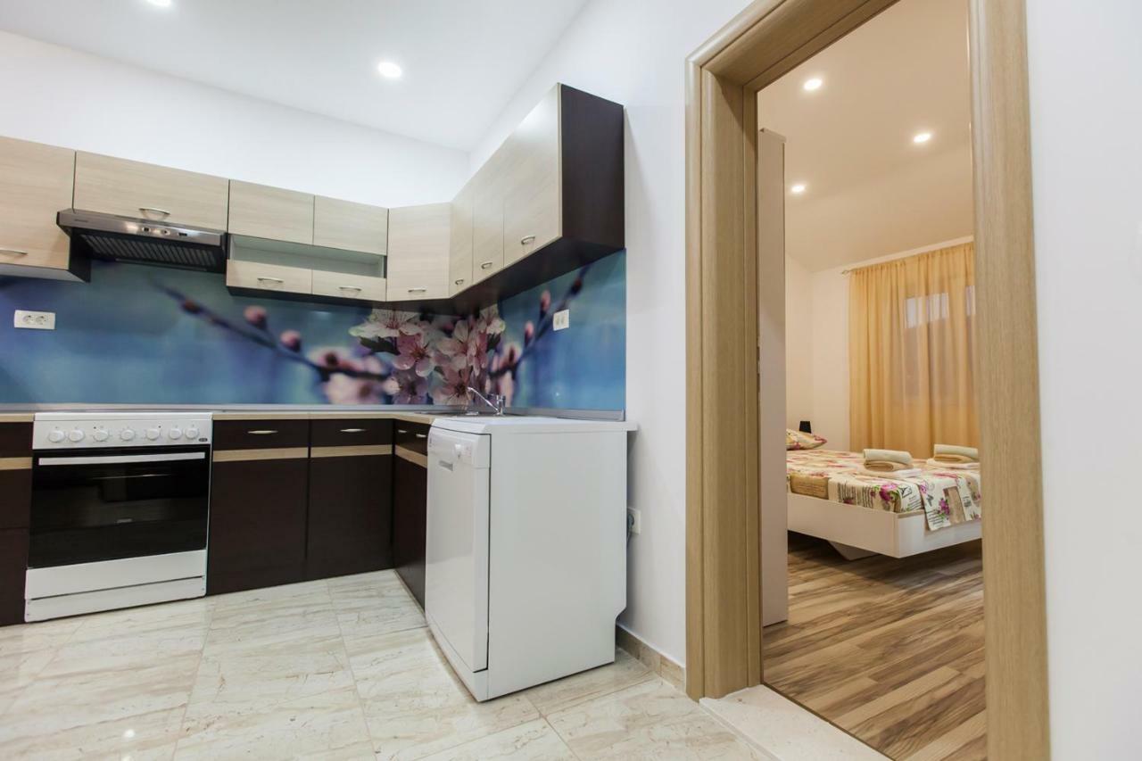 Apartment Dalmatia Kaštela Exteriör bild