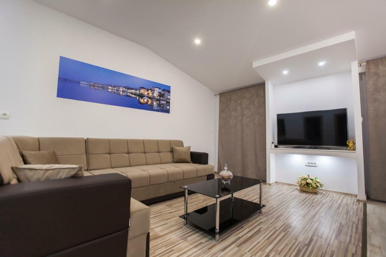 Apartment Dalmatia Kaštela Exteriör bild
