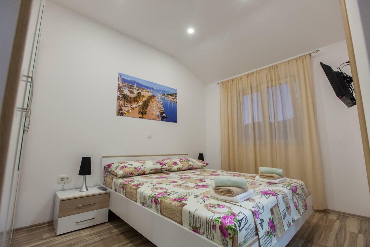 Apartment Dalmatia Kaštela Exteriör bild