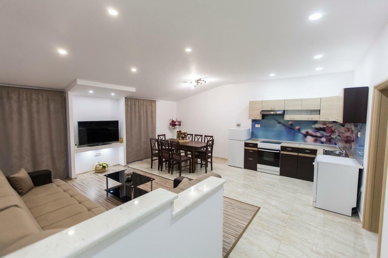 Apartment Dalmatia Kaštela Exteriör bild